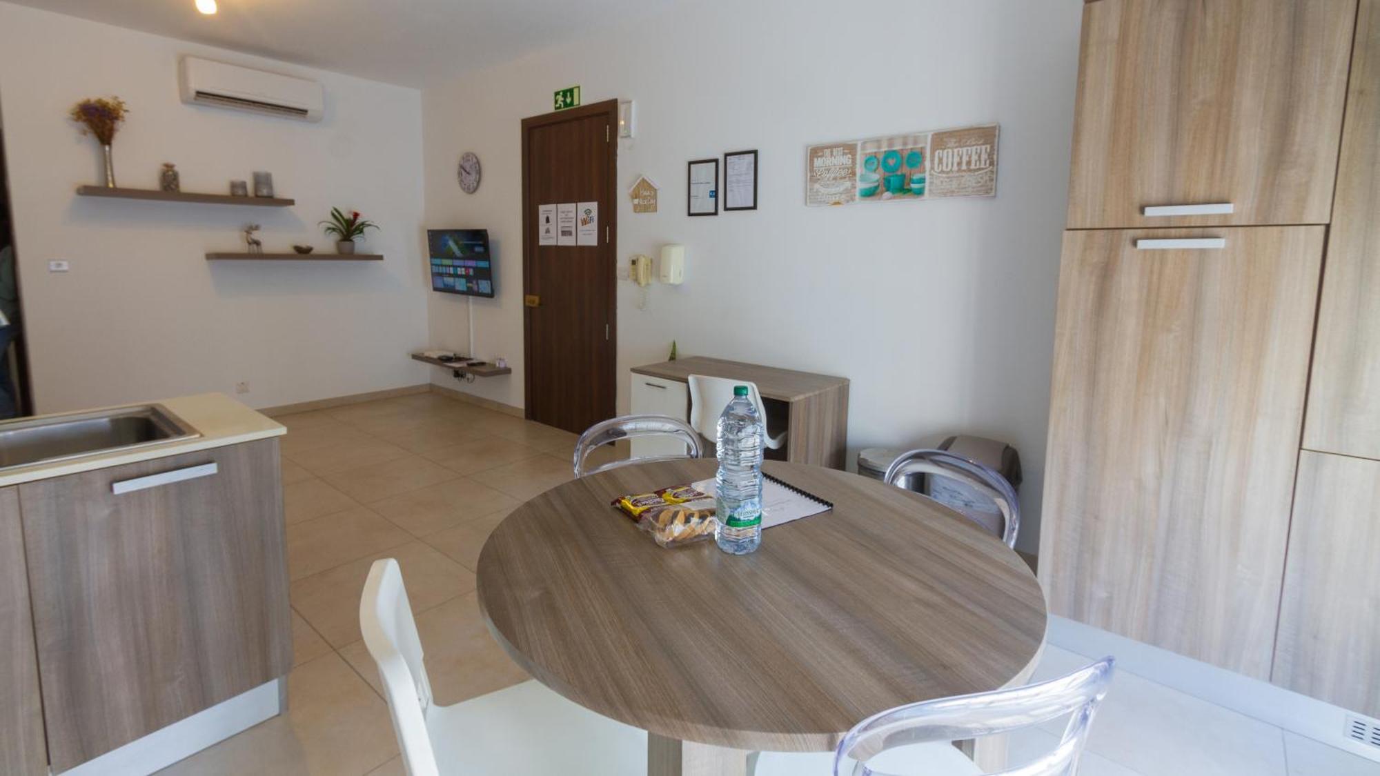 Modern & Central 2 Bedroom & 2 Bathrooms Apartment 음시다 외부 사진