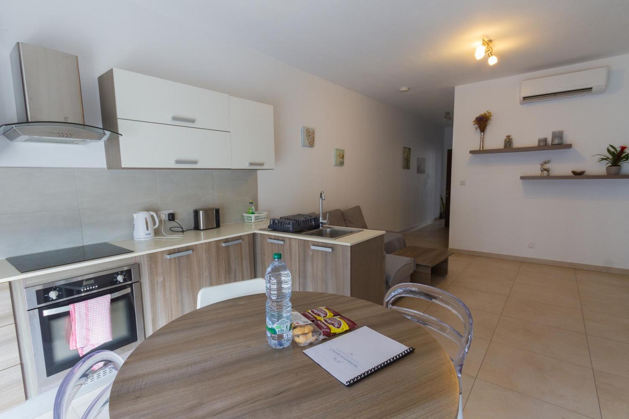 Modern & Central 2 Bedroom & 2 Bathrooms Apartment 음시다 외부 사진
